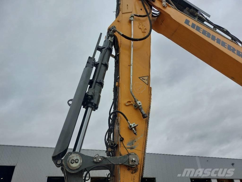 Liebherr R 936 LC Escavatori cingolati