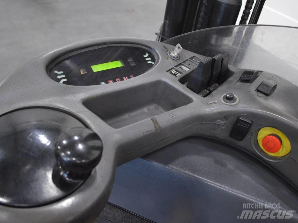 CAT NR 16 Reachtruck Carrello retrattile