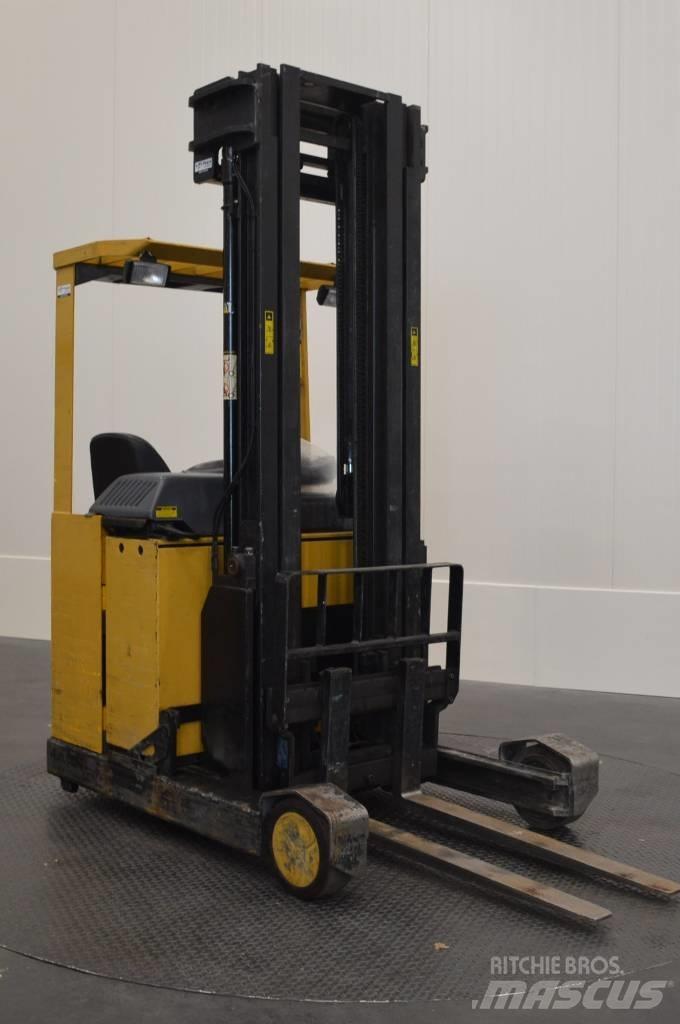 CAT NR 16 Reachtruck Carrello retrattile