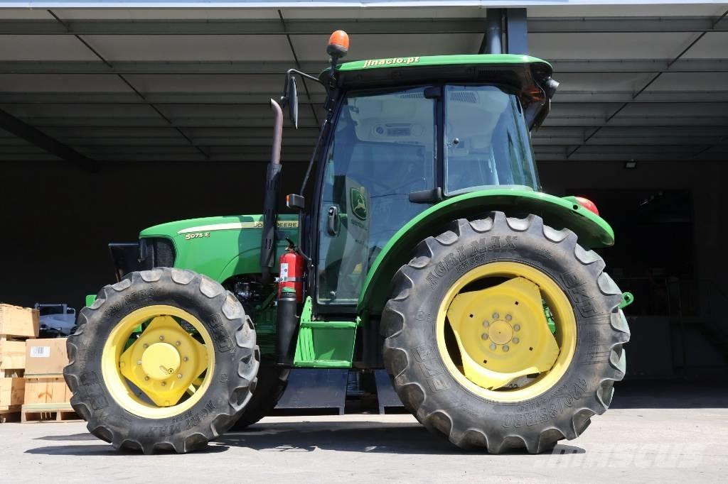 John Deere 5075 E Trattori