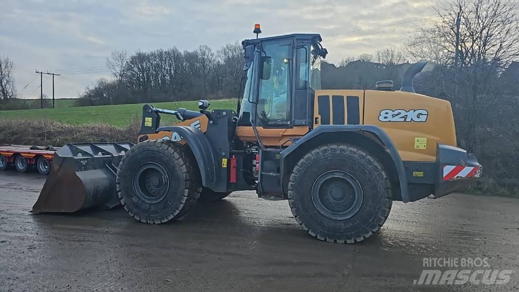 CASE 821 GXR Pale gommate