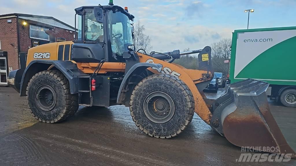 CASE 821 GXR Pale gommate