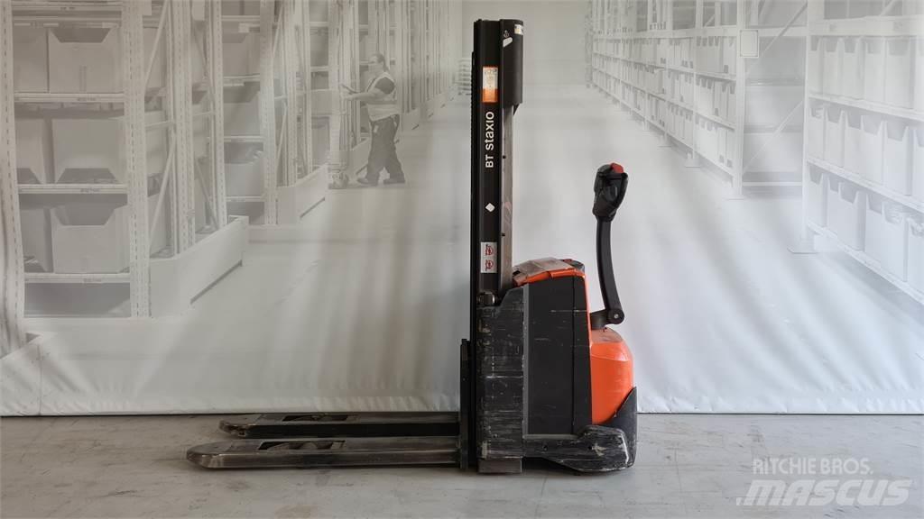 Toyota SWE120 Transpallet uomo a terra