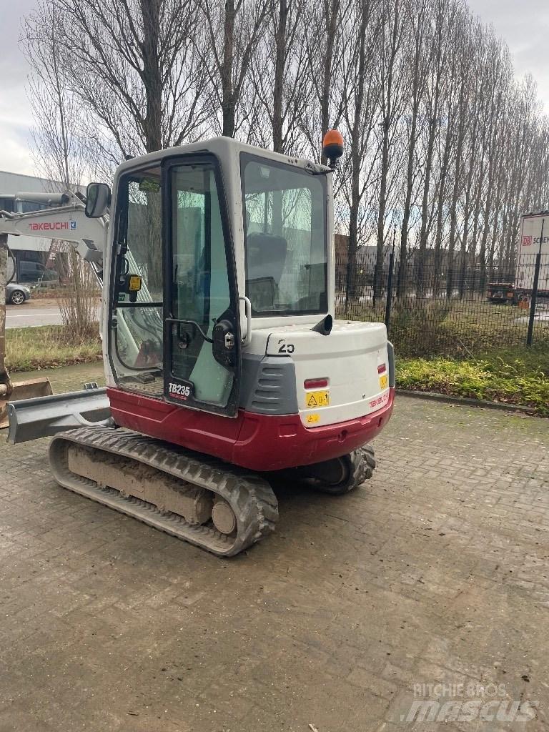 Takeuchi TB 235 Miniescavatori