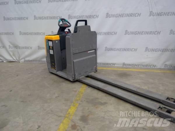 Jungheinrich ECE 225 Commissionatore basso livello