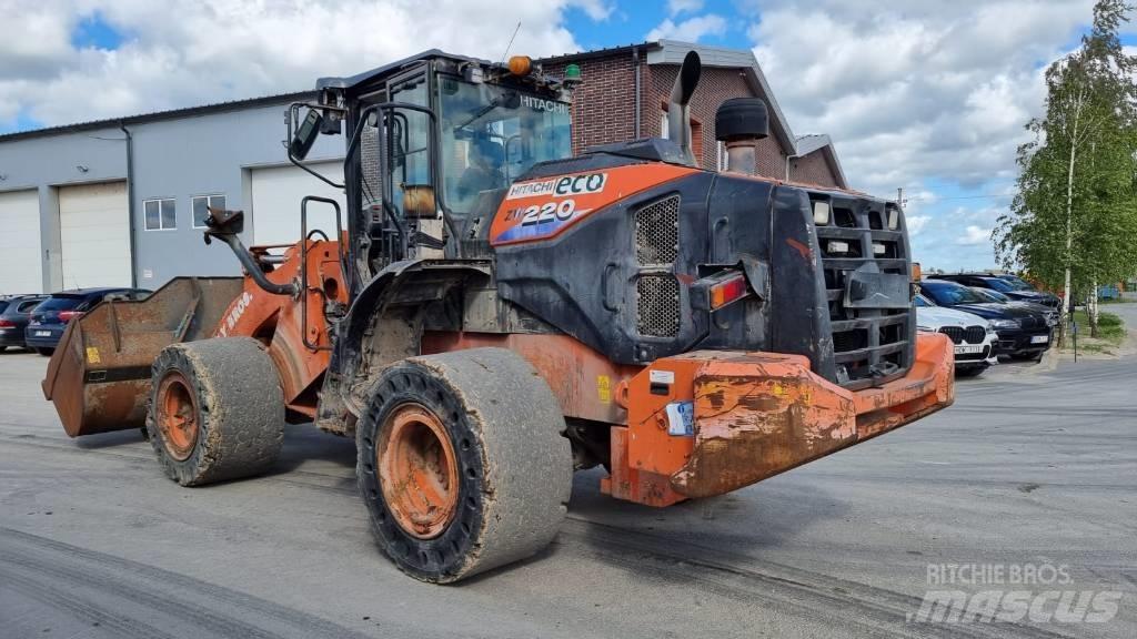 Hitachi ZW 220-6 Pale gommate