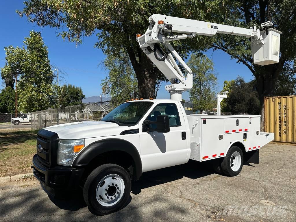 Altec AT 235 Piattaforme autocarrate