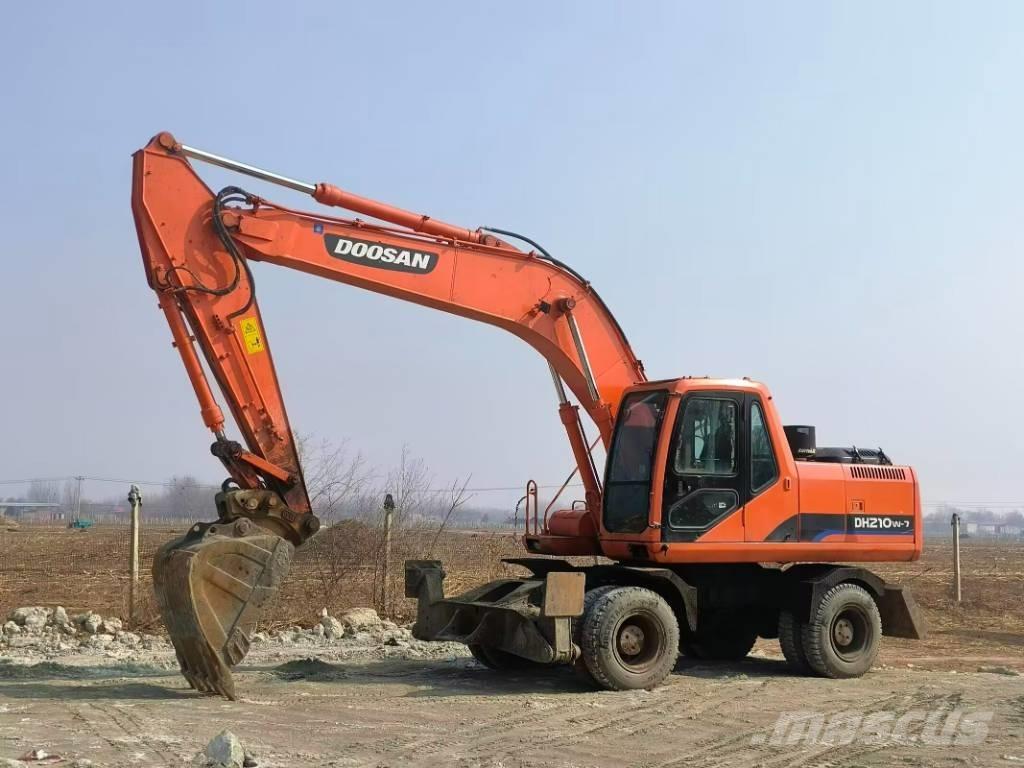 Doosan DH210W-7 Escavatori gommati