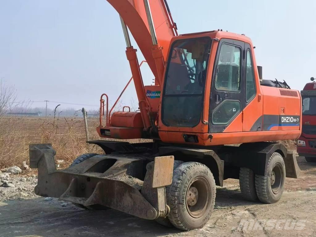 Doosan DH210W-7 Escavatori gommati