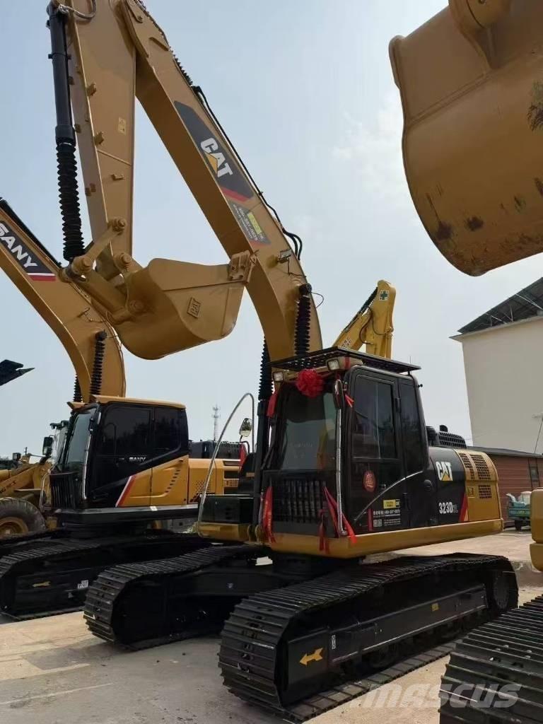 CAT 323D2L Escavatori cingolati