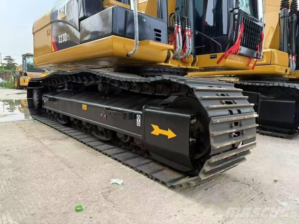CAT 323D2L Escavatori cingolati