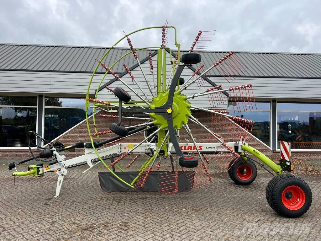 CLAAS Liner 2900 Falciandanatrici