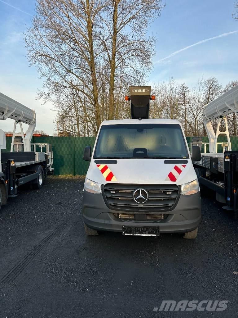 VERSALIFT V-200 Piattaforme autocarrate