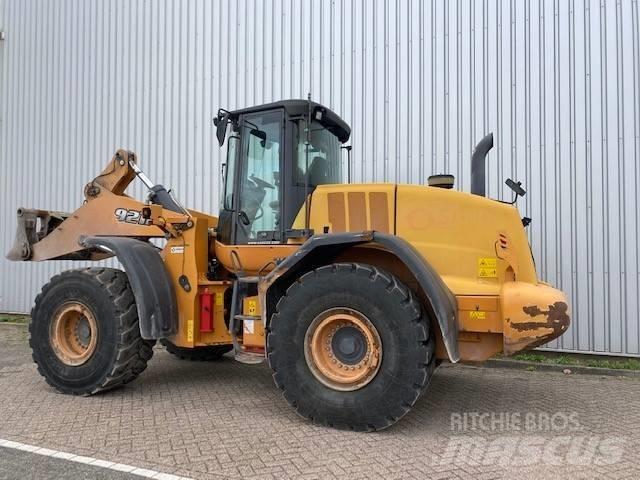 CASE 921F Pale gommate