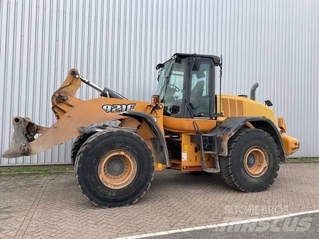 CASE 921F Pale gommate