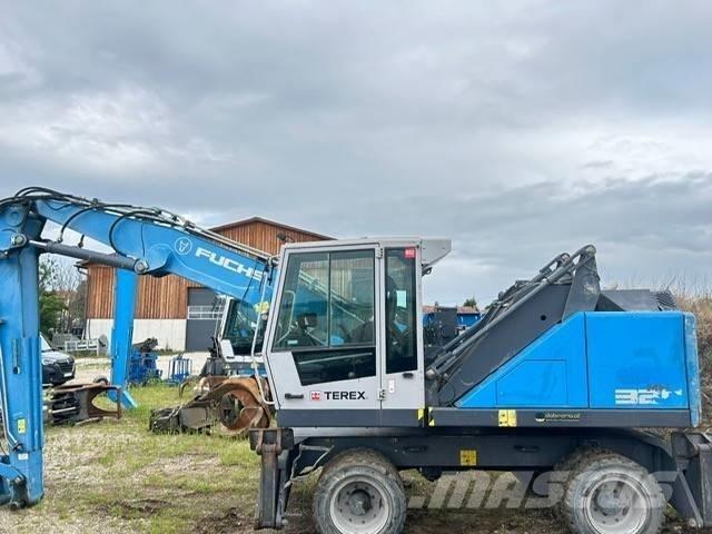 Fuchs MHL 320 Movimentazione rifiuti