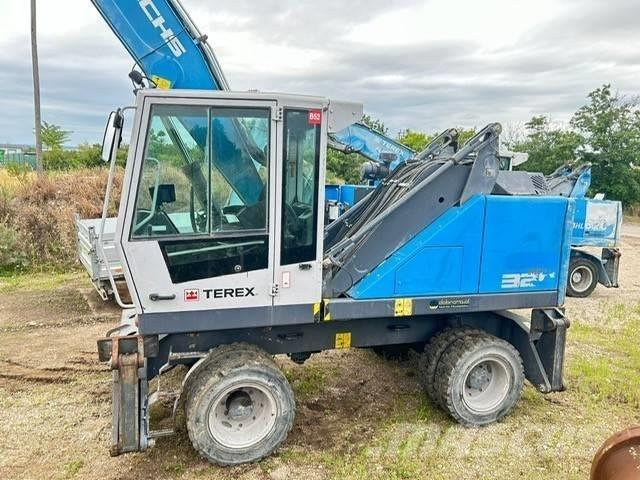 Fuchs MHL 320 Movimentazione rifiuti