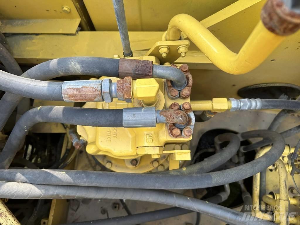 Komatsu PC240-8 Escavatori cingolati