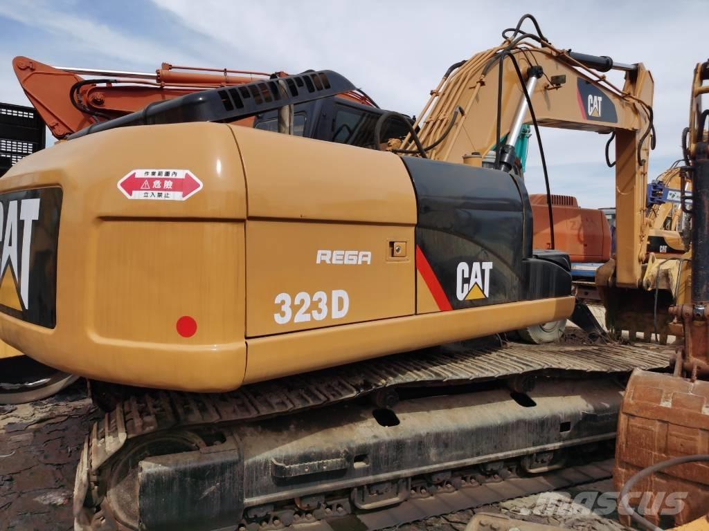 CAT 323D Escavatori cingolati