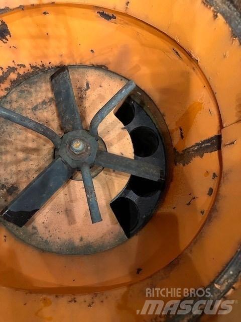 Meyco TORKRETNICA Autopompe per calcestruzzo