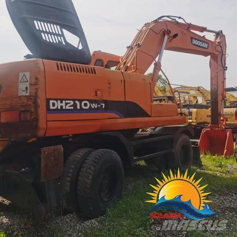 Doosan DH 210 W-7 Escavatori gommati