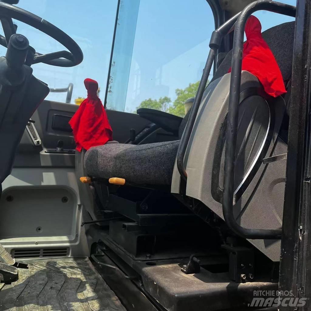 Hyundai R60W-7 Escavatori gommati