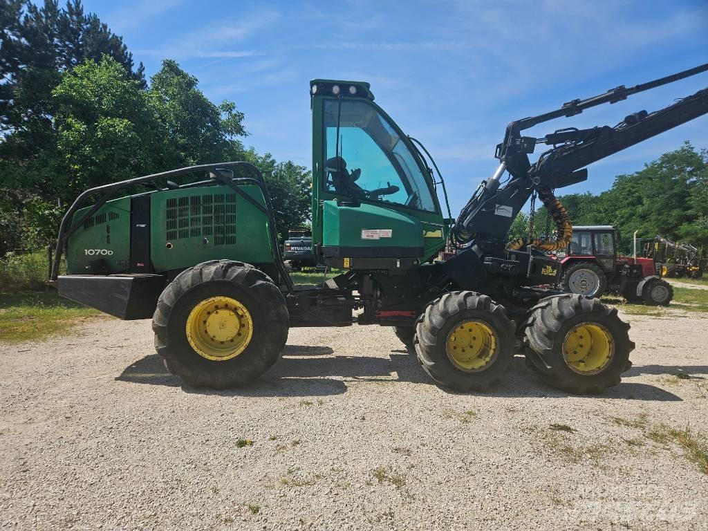 John Deere 1070 D Abbattitrici, Disboscatrici