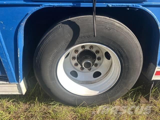 Mickey 16 Bay Rimorchi per bevande