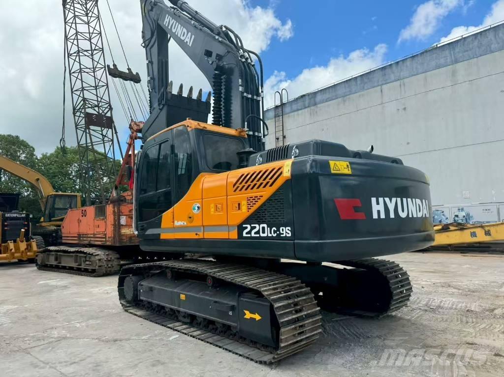 Hyundai R220LC-9S Escavatori cingolati