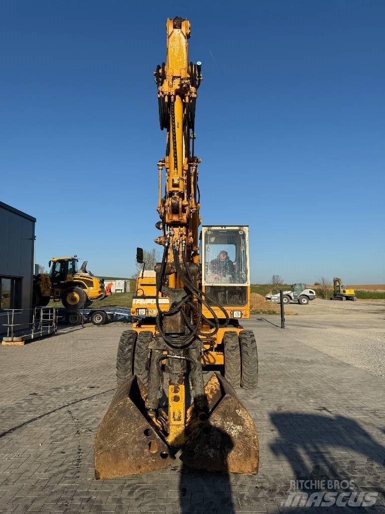 Liebherr A 900 C Escavatori gommati