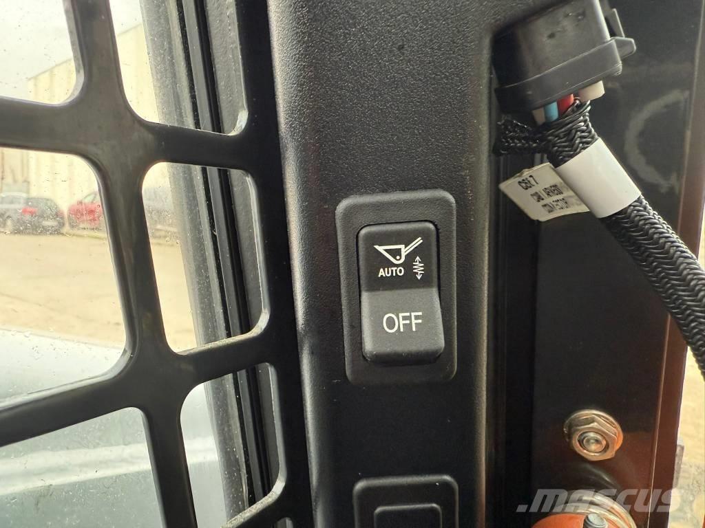 Bobcat S 590 Mini Pale Gommate