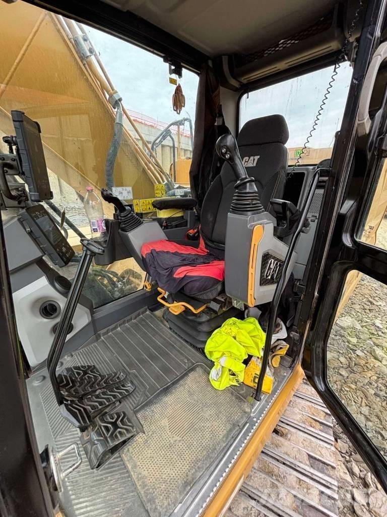 CAT 320 Escavatori cingolati