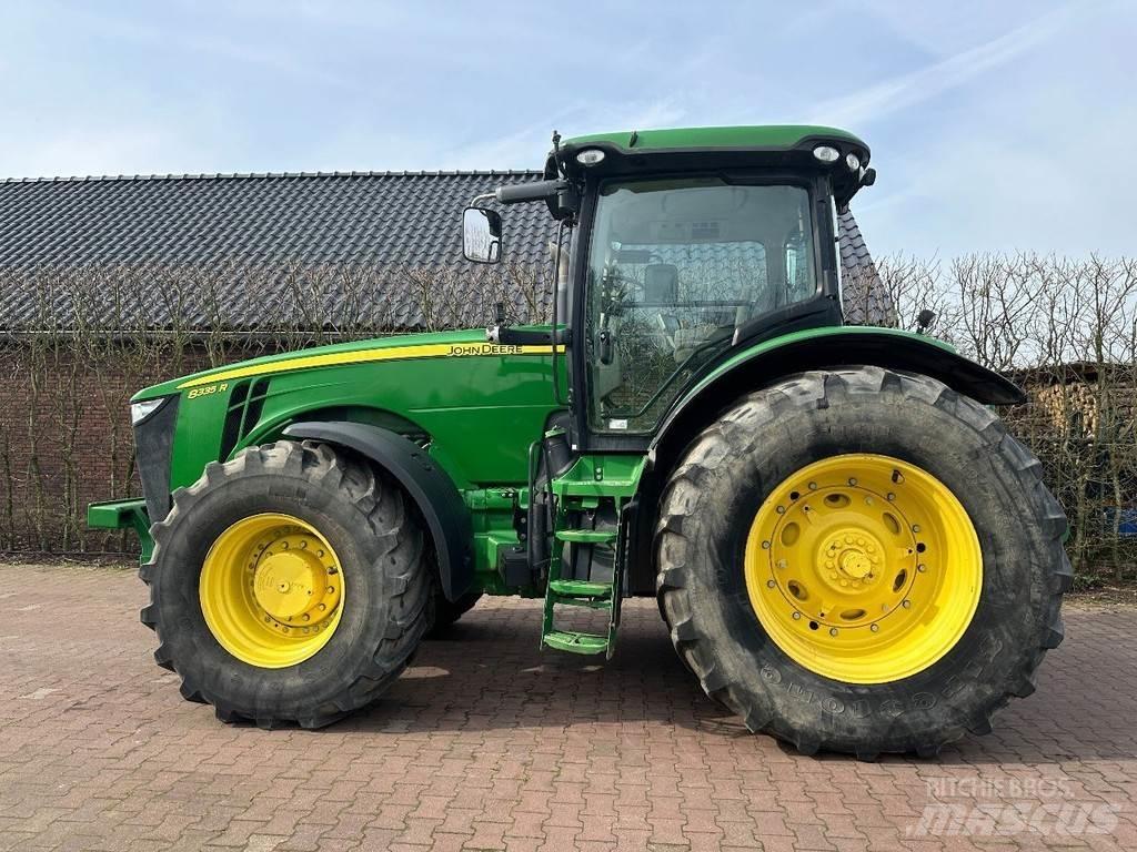 John Deere 8335R Trattori