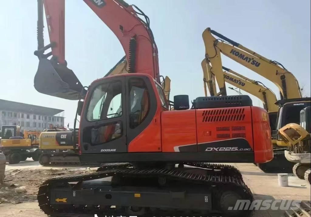 Doosan DX 225 LC Escavatori cingolati