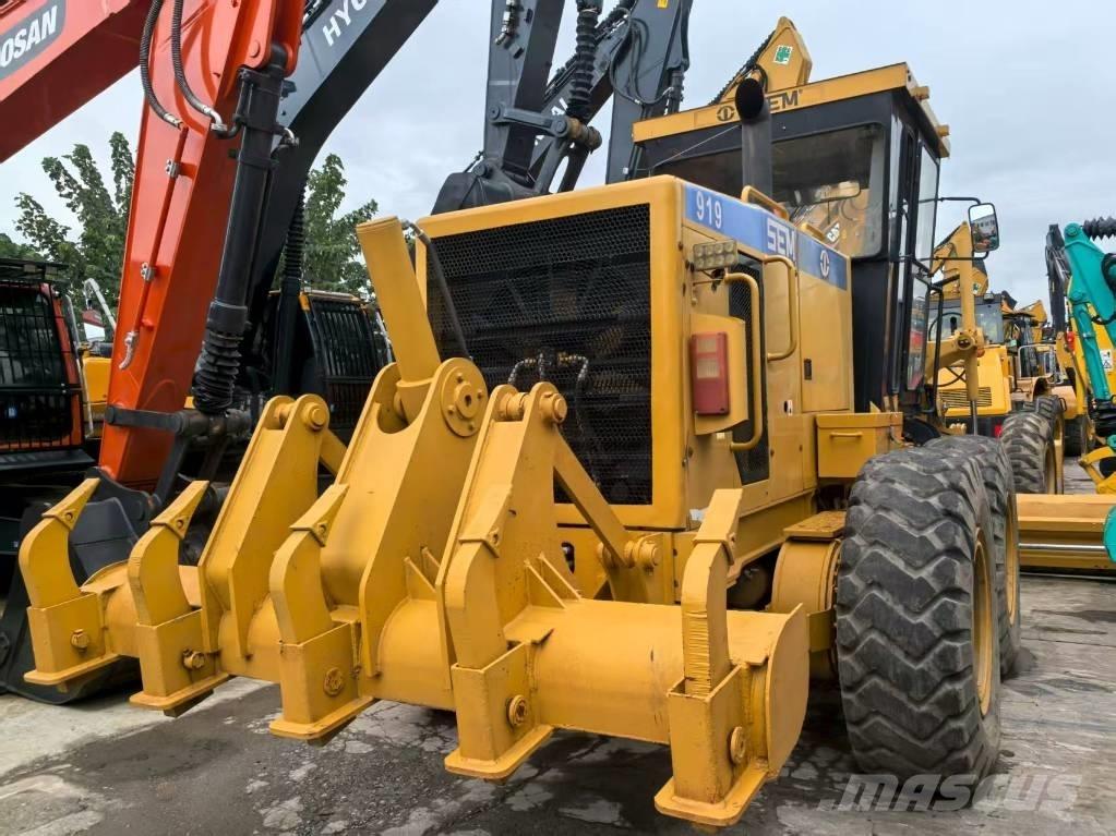SEM 919 Motorgraders