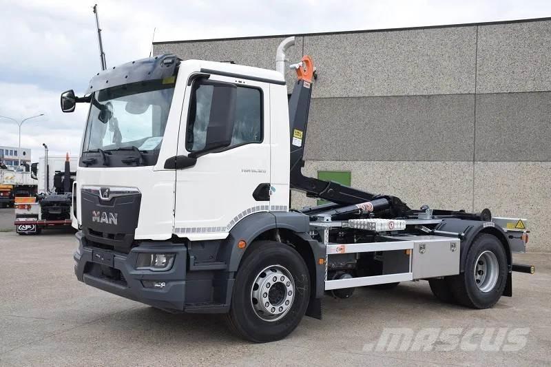 MAN TGM 18.320 Camion con gancio di sollevamento