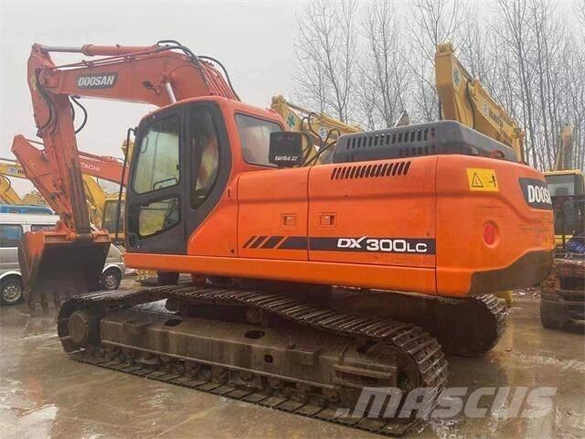 Doosan DX300 Escavatori cingolati