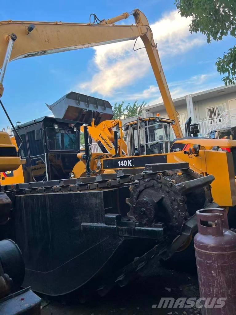 CAT 320 B L Escavatori anfibi