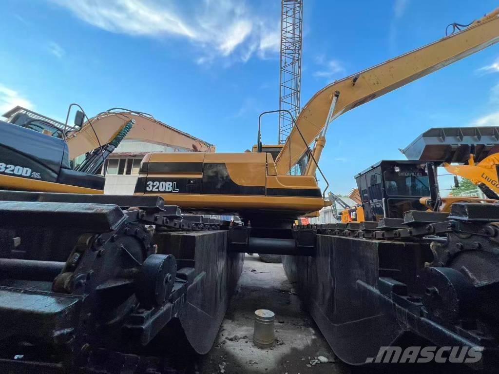 CAT 320 B L Escavatori anfibi