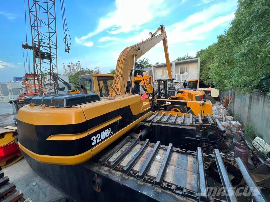 CAT 320 B L Escavatori anfibi