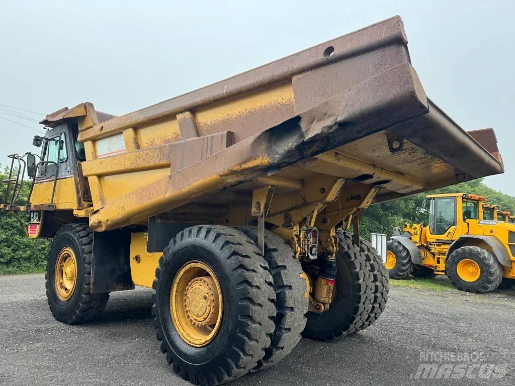 CAT 771 D Dumper a telaio rigido