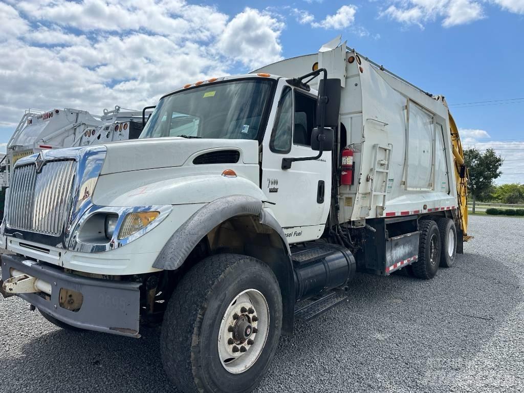 International 7600 Camion dei rifiuti