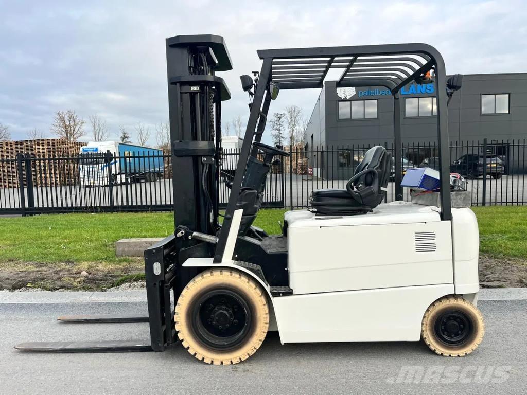 CAT EP30K-PAC Carrelli elevatori elettrici