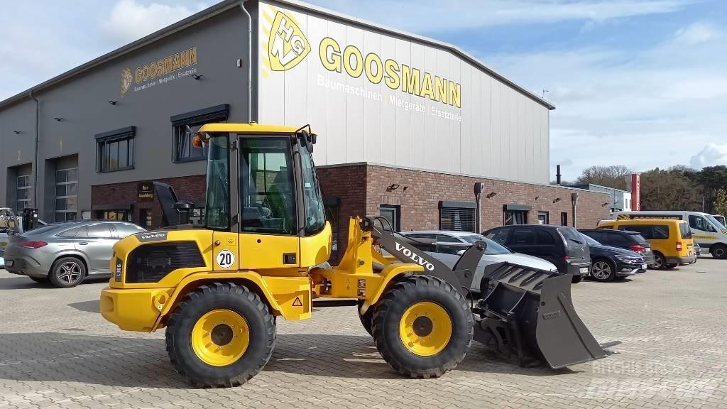 Volvo L 30 G Pale gommate