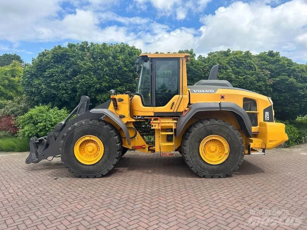 Volvo L120 H Pale gommate