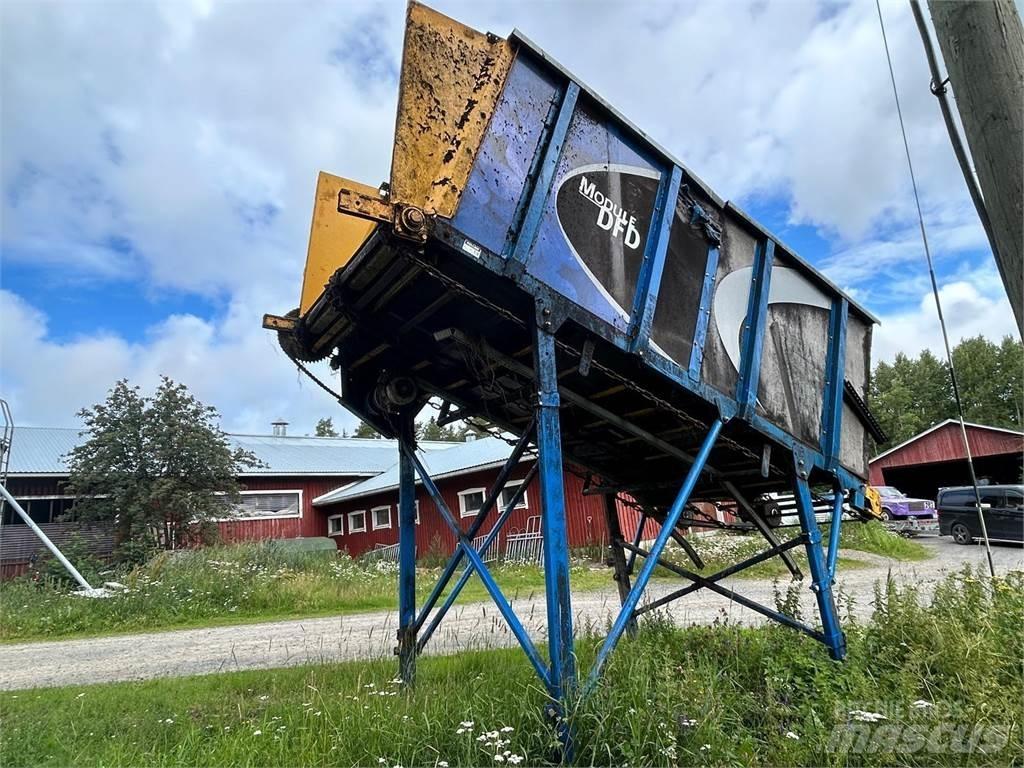 Pellon Täyttöpöytä Altri macchinari per bestiame