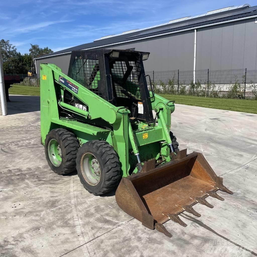 Gehl 3825 Mini Pale Gommate