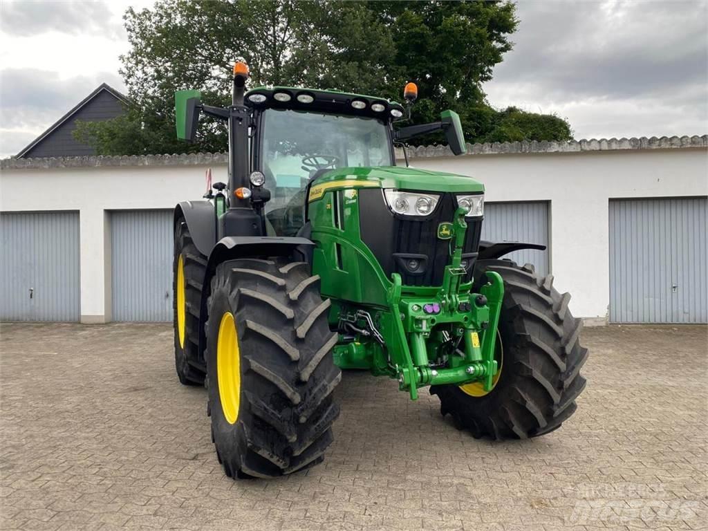 John Deere 6R 215 Trattori