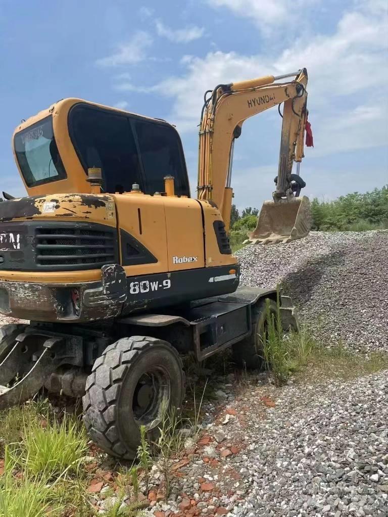 Hyundai 60W-9 Escavatori gommati