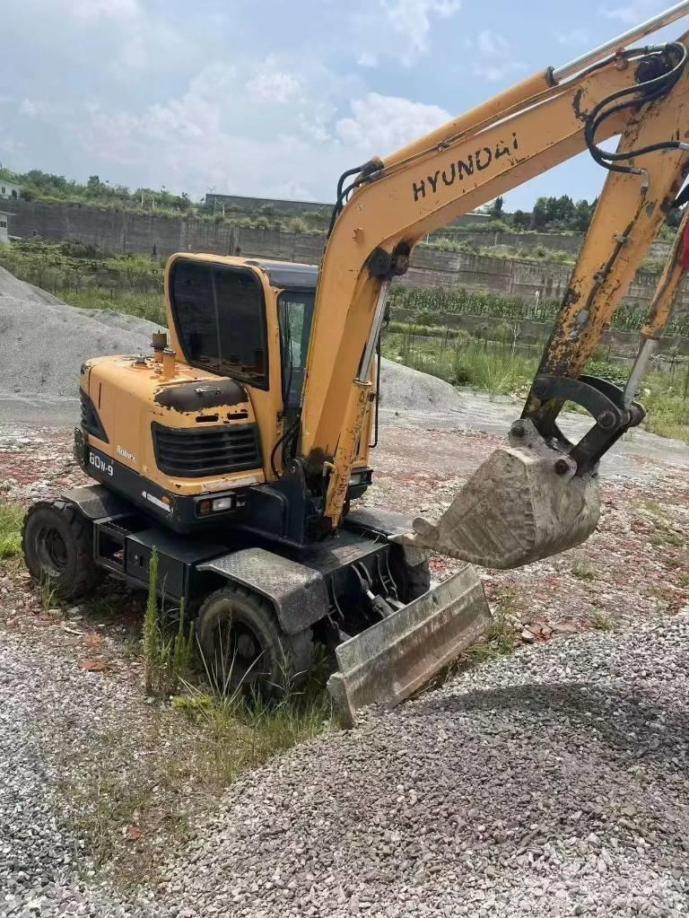 Hyundai 60W-9 Escavatori gommati